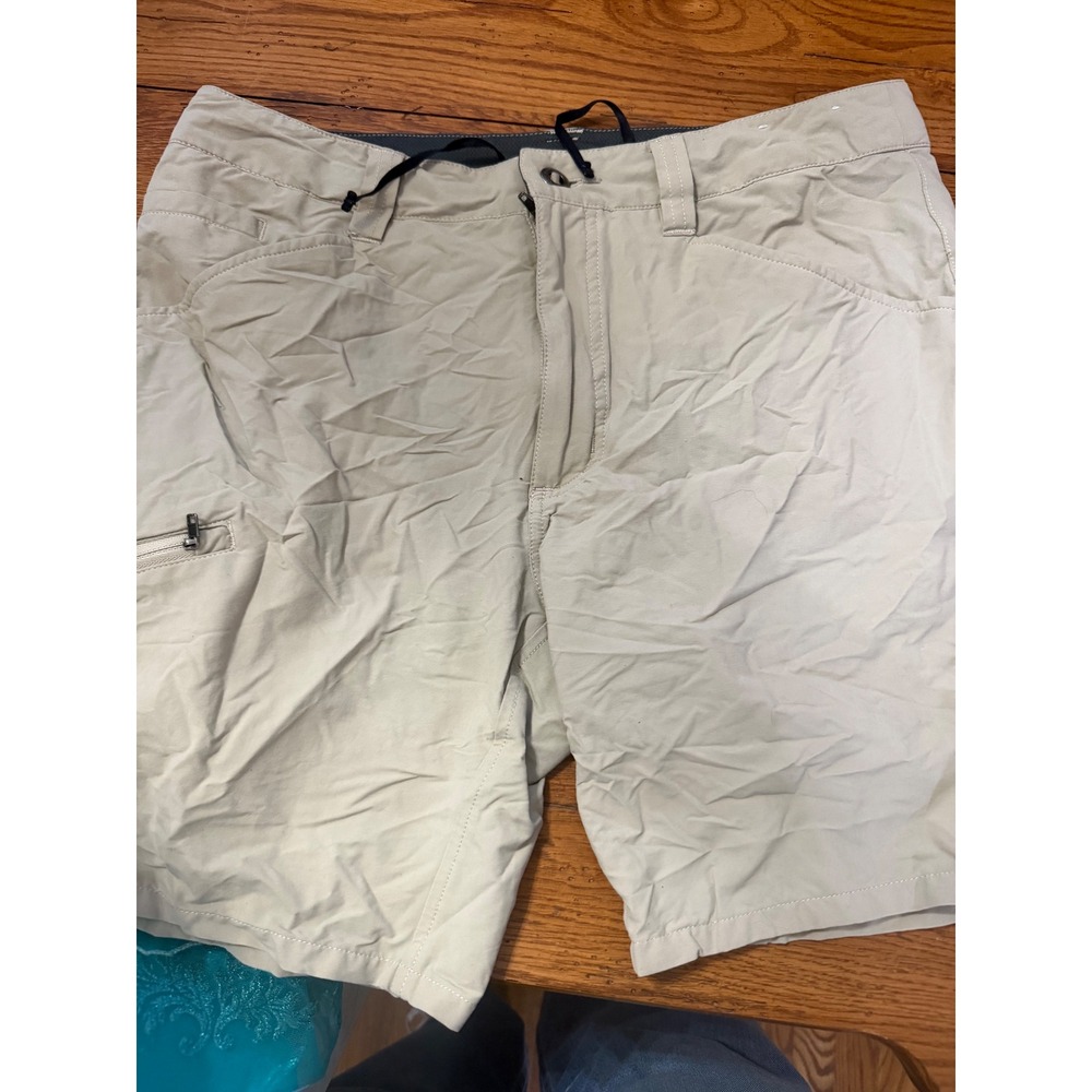 Patagonia Mens‎ Size 32 Khaki Cargo Outdoor Utility Shorts Zip Pocket